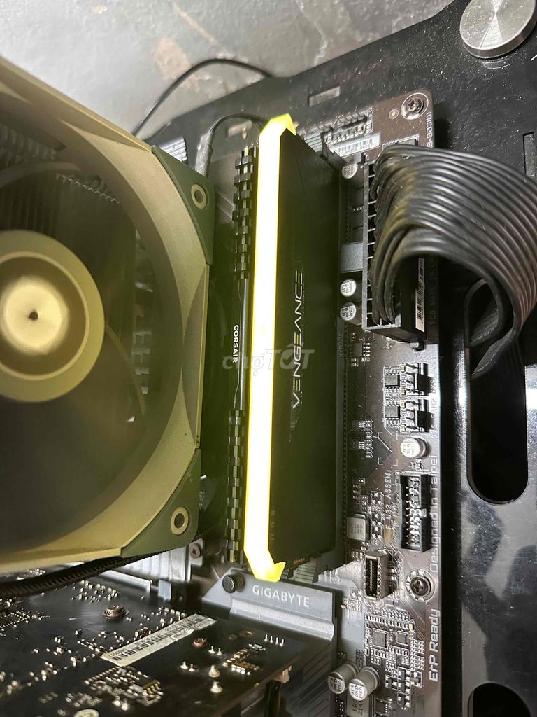 RAM Corsair Vengeance RGB D4 16GB 3200MHz Đen. Mua bán Linh kiện (RAM, Card...) tại Quận Gò Vấp Tp Hồ Chí Minh được đăng bởi Tình Nguyễn hình 1
