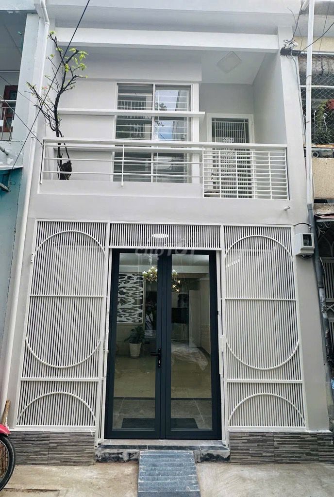 NHÀ QUẬN 10, CÁCH MẠNG THÁNG 8, 35m2 đất, 2 TẦNG, HẺM XH, NHỈNH 6 TỶ.