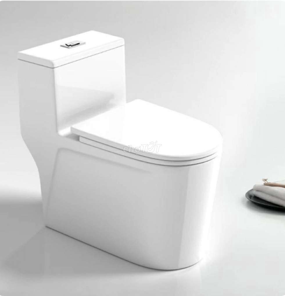 Bồn cầu liền khối men nano trắng xả xoáy. Mua bán Thiết bị vệ sinh, nhà tắm tại Quận Bình Tân Tp Hồ Chí Minh được đăng bởi  thiết bị phòng tắm phòng bếp hình 1
