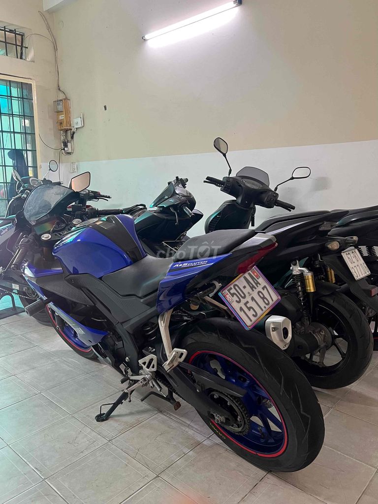 Yamaha R15 2019, синий зиновый сайгон, основной владелец