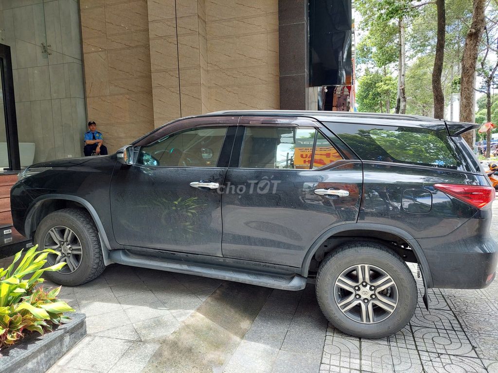 Toyota Fortuner 2018  - 256423 km. Mua bán Ô tô tại Quận 10 Tp Hồ Chí Minh được đăng bởi Nguyễn Ngọc Thy hình 2