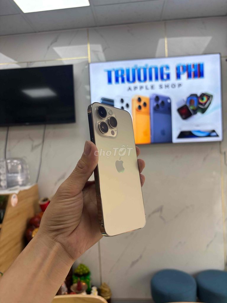 Apple iPhone 14 Pro Max 128GB Vàng Quốc tế. Mua bán Điện thoại tại Quận Sơn Trà Đà Nẵng được đăng bởi Diễm Diễm hình 1