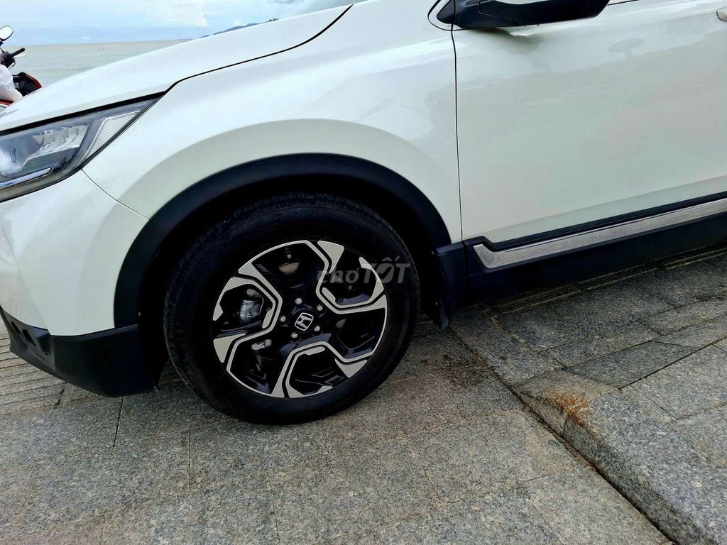 Honda CrV 2019 Bản L. Mua bán Ô tô tại Quận Thanh Xuân Hà Nội được đăng bởi Hiền hình 3