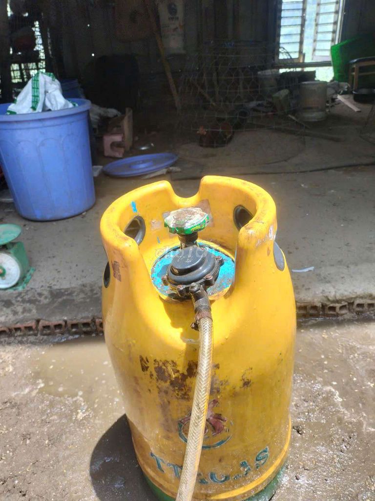 Bình gas Vàng Nhỏ. Mua bán Nội thất, đồ gia dụng khác tại Huyện Bình Chánh Tp Hồ Chí Minh được đăng bởi Bảo Xuyên hình 1