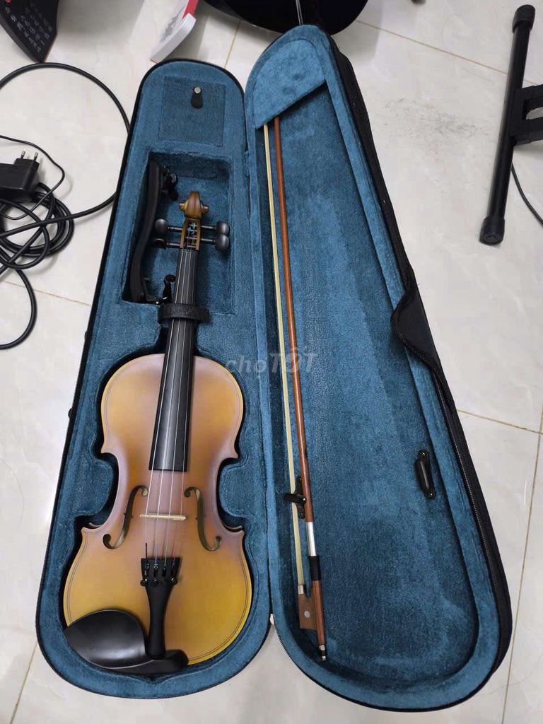 Đàn violin 4/4 gỗ phong Nâu. Mua bán Nhạc cụ tại Quận Bình Thạnh Tp Hồ Chí Minh được đăng bởi Ngọc Hoàng Lâm hình 1
