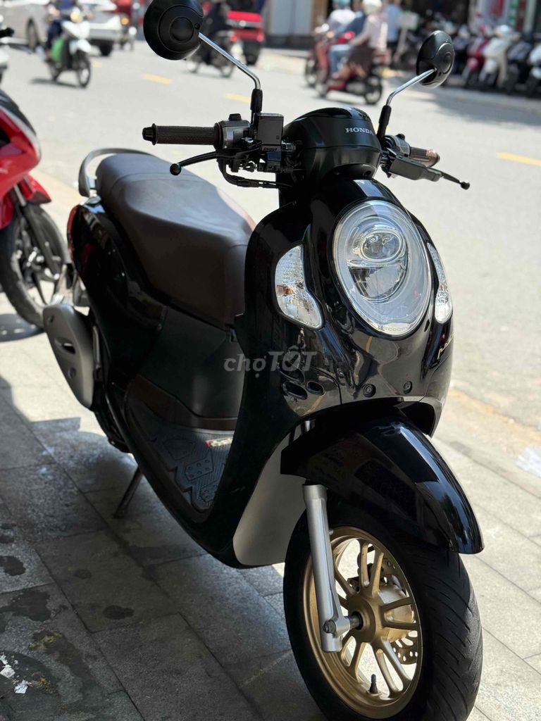 Honda Scoopy 2023 глянцевый черный