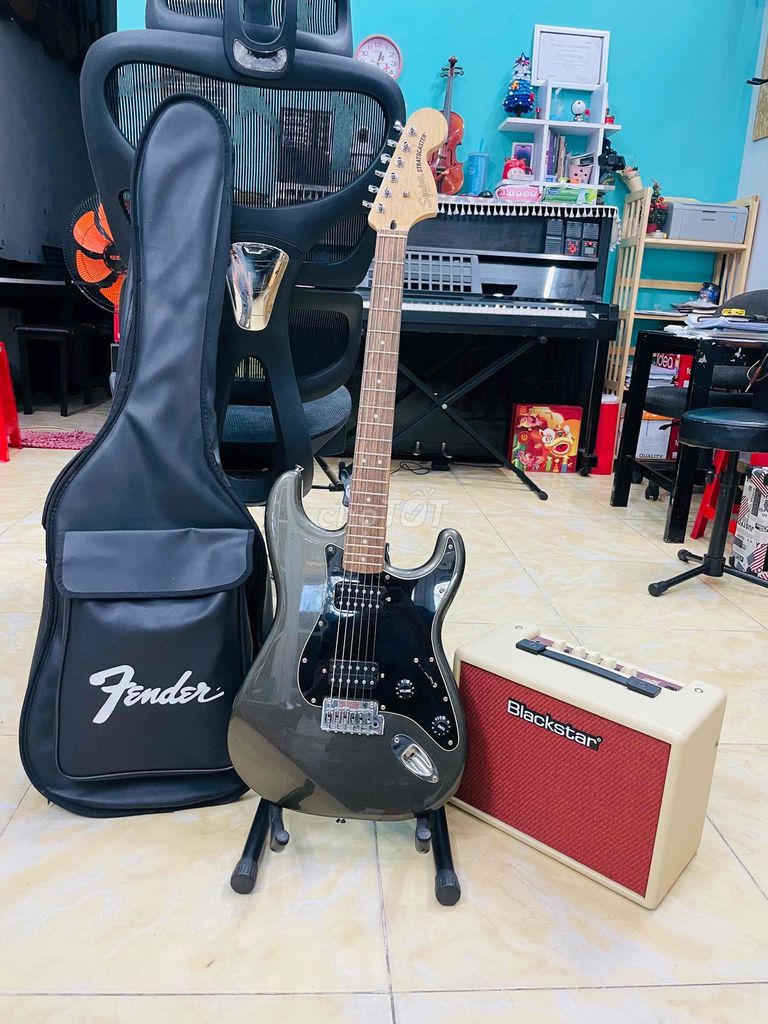 guitar điện fender squier và Amply Blackstar Debut