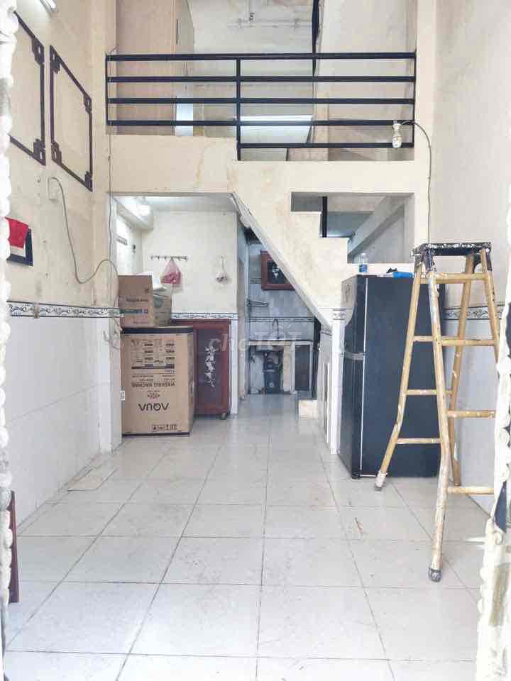 Nhà 1 Trệt 1 lầu 1 Pn ở ngay