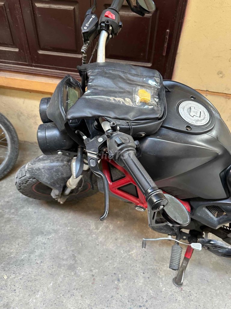 em cần bán lại ducati độ giá k bằng con wave cũ. Mua bán Xe máy tại Quận Bắc Từ Liêm Hà Nội được đăng bởi asaki hình 1