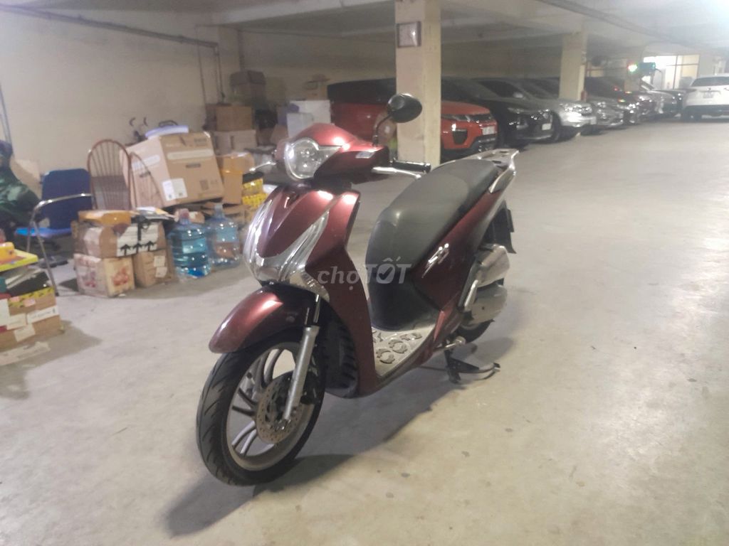 Honda SH màu Đỏ đô. Mua bán Xe máy tại Quận Hoàn Kiếm Hà Nội được đăng bởi Thu Nguyen hình 7