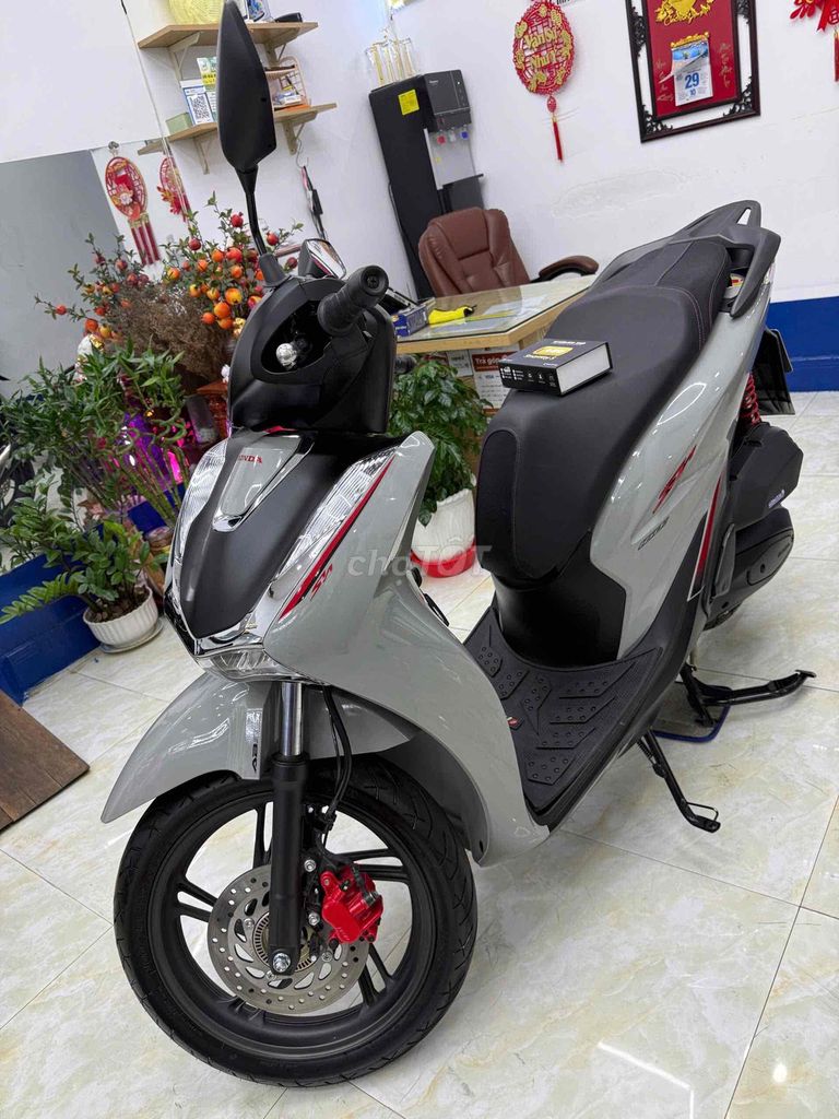 Honda SH 160 ABS 2025 Xám 2000 km. Mua bán Xe máy tại Thành phố Vũng Tàu Bà Rịa - Vũng Tàu được đăng bởi XE MÁY BẢO THANH  TPVŨNG TÀU hình 14