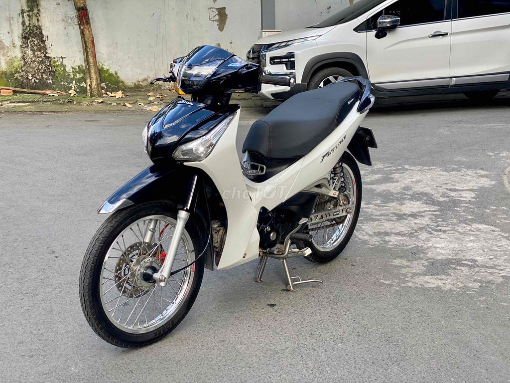 Honda Future 2014 Trắng đen dọn kiểng bao đẹp. Mua bán Xe máy tại Quận Gò Vấp Tp Hồ Chí Minh được đăng bởi Cửa hàng xe máy văn phúc hình 6