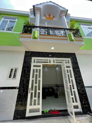 Nhà của Thơ đang ở, cần bán gấp chính chủ. Mua bán nhà ở tại Huyện Đức Hòa Long An được đăng bởi Thơ