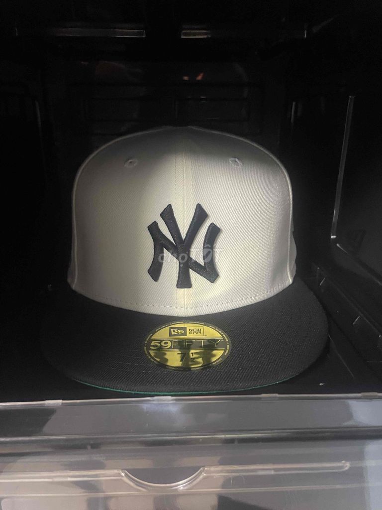 Nón snapback New Era Trắng kem, new size 7/12. Mua bán Phụ kiện thời trang khác tại Quận 11 Tp Hồ Chí Minh được đăng bởi Phát Trần hình 1
