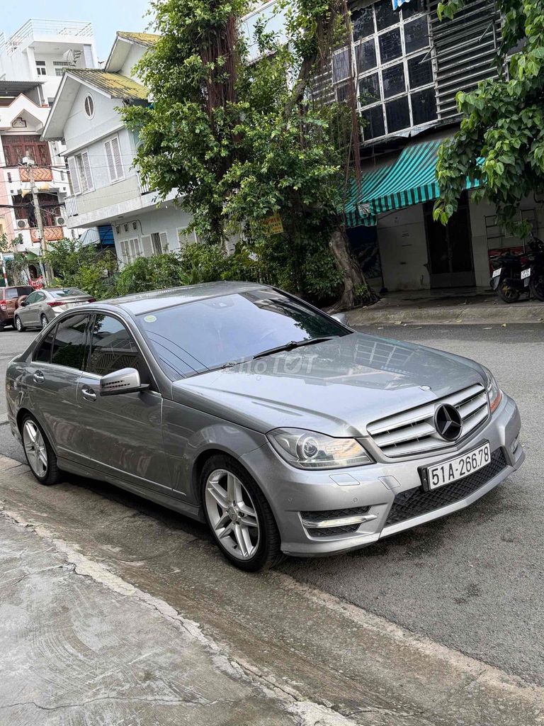 Mercedes C300 AMG 2011 Xám bạc 10 vạn