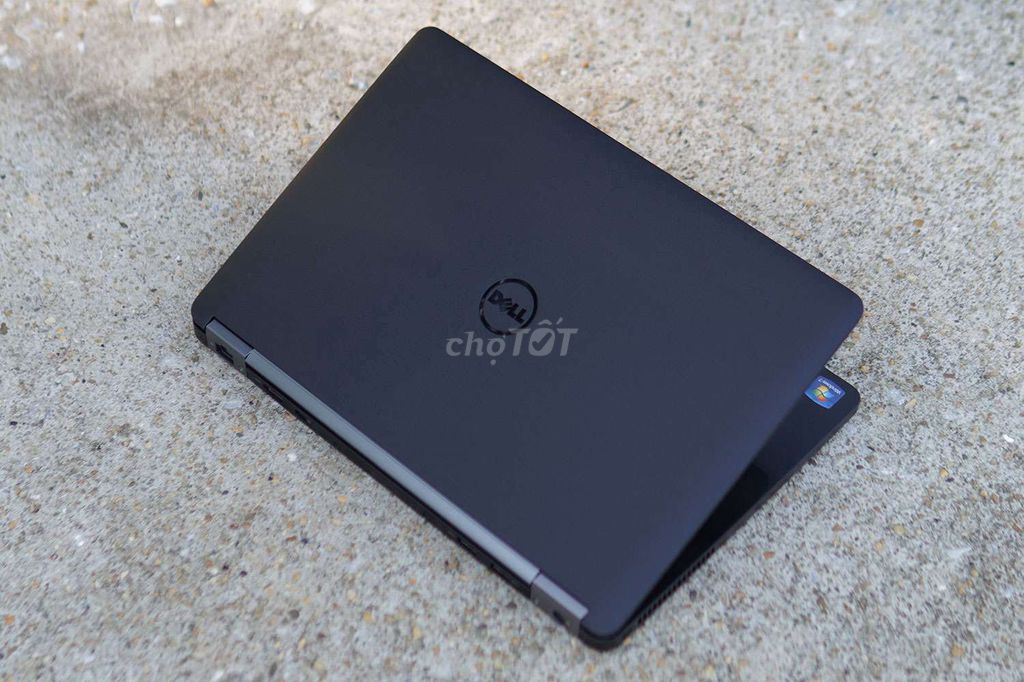 Laptop DELL chính hãng mới e thanh lý. Mua bán Laptop tại Thành phố Thủ Dầu Một Bình Dương được đăng bởi sam sam hình 1