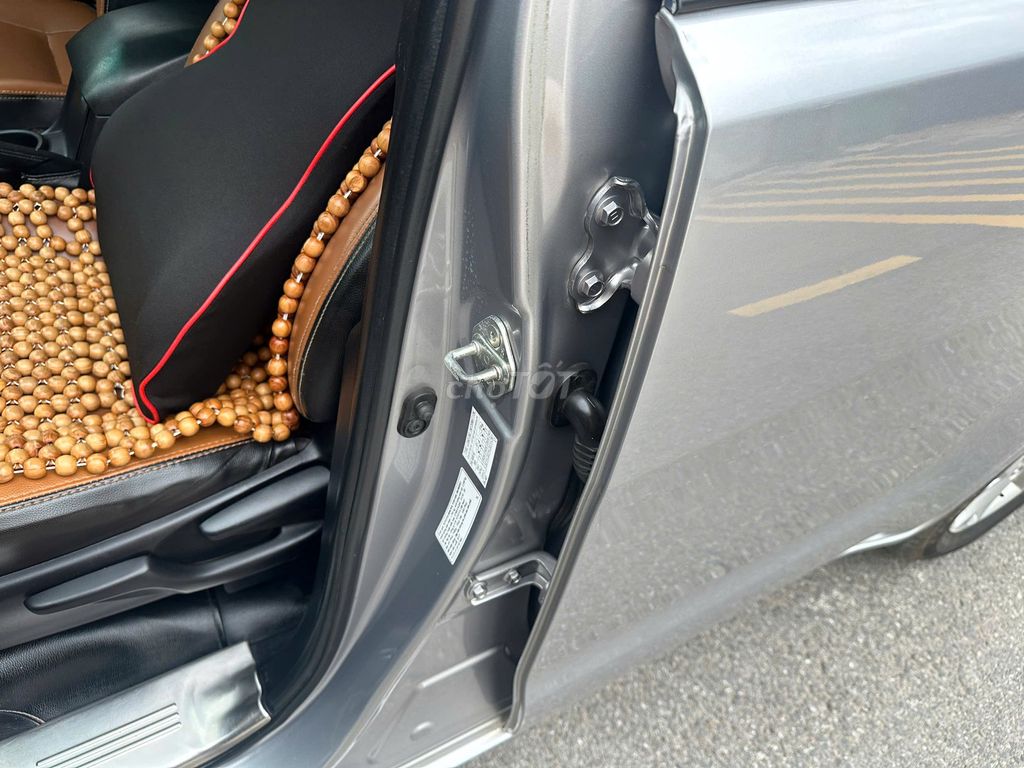 Toyota INNOVA 2.0E cuối 2017 số tay. Xe đẹp. Mua bán Ô tô tại Huyện Sóc Sơn Hà Nội được đăng bởi Salon Auto Đào Hằng hình 8