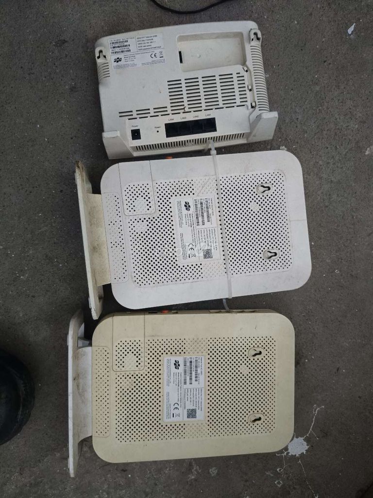 Modem WiFi FPT 2 băng tần Trắng. Mua bán Phụ kiện (Màn hình, Chuột...) tại Huyện Đông Anh Hà Nội được đăng bởi Tan hình 1