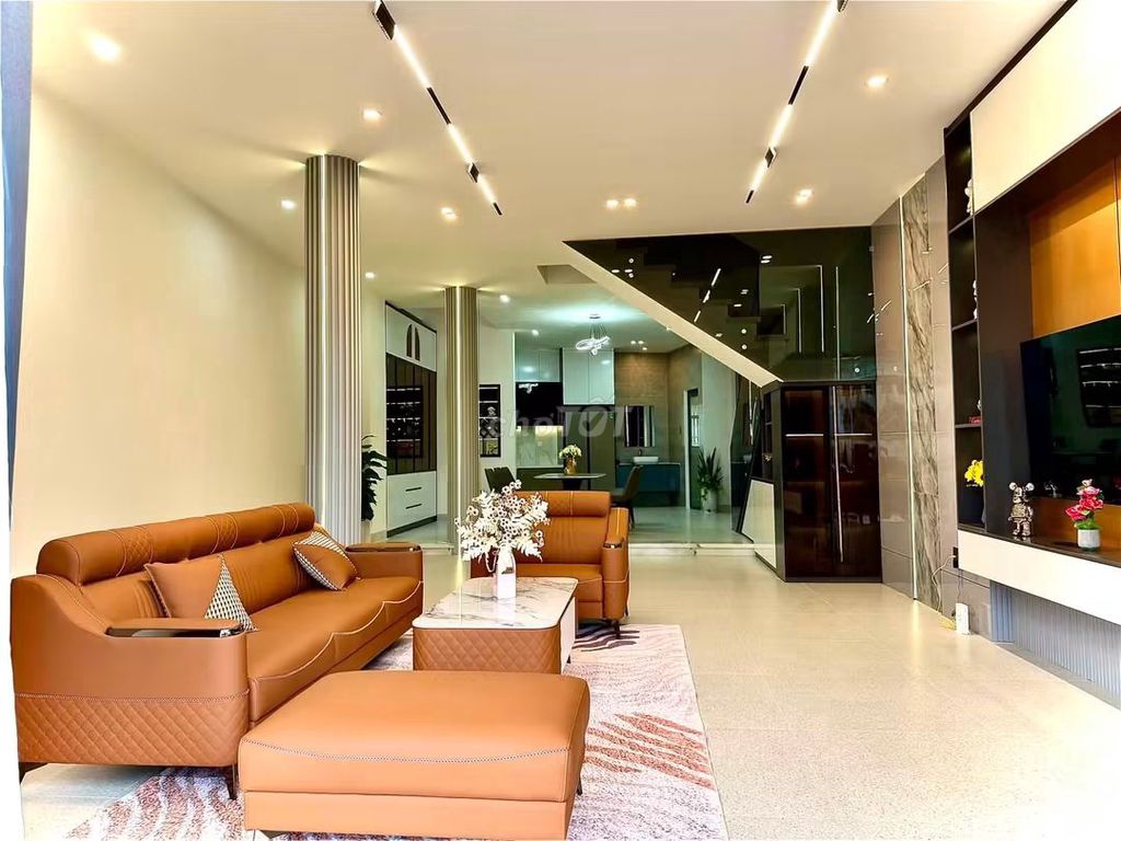 Furnished 4-bedroom house on Nguyễn Hữu Thọ — photo 8