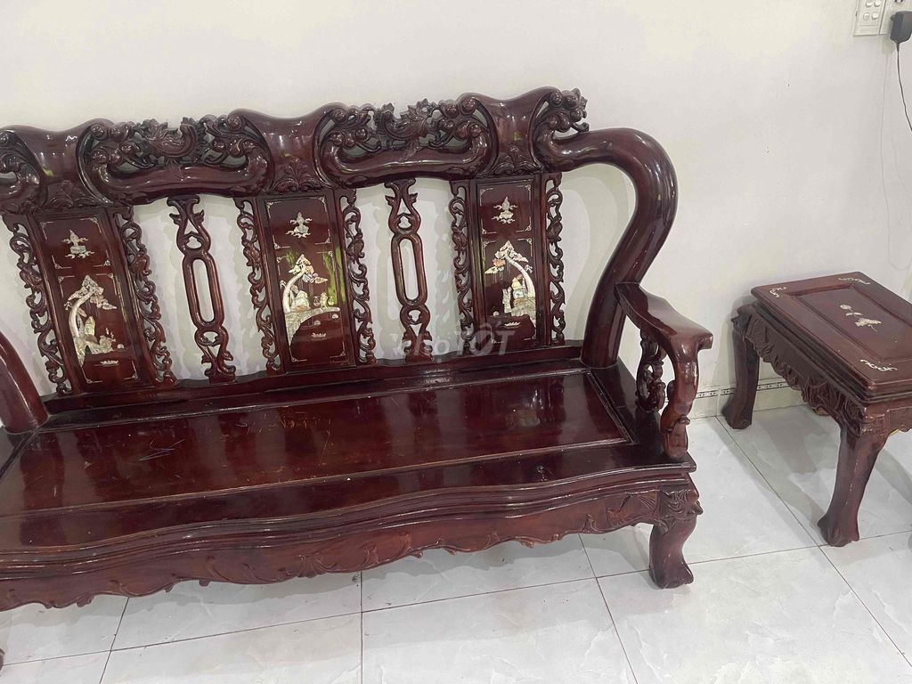 Bộ bàn ghế Gỗ Nâu đỏ Cổ điển Khảm xà cừ. Mua bán Bàn ghế tại Quận Liên Chiểu Đà Nẵng được đăng bởi Phạm Hoàng Hải hình 1