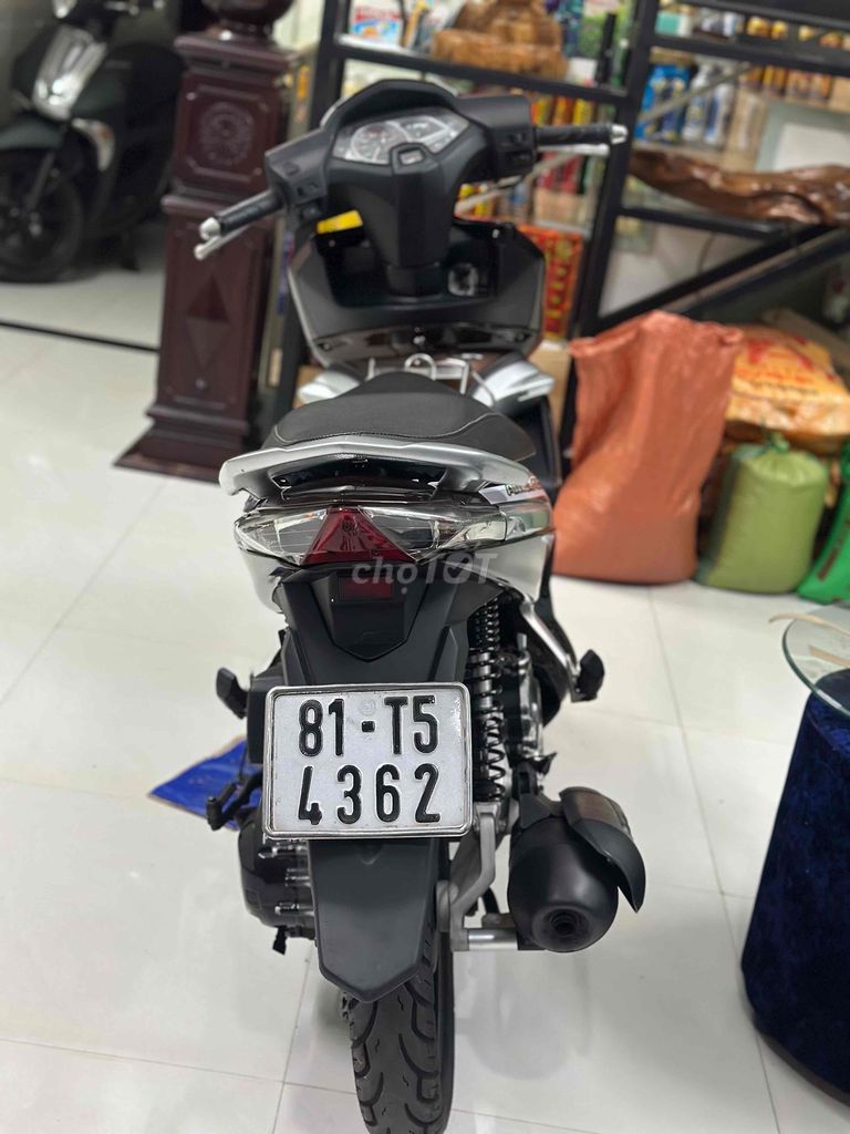 Honda Air Blade 2010 màu Nâu bạc. Mua bán Xe máy tại Thành phố Pleiku Gia Lai được đăng bởi Xe Máy Nguyễn Vũ Gialai hình 3