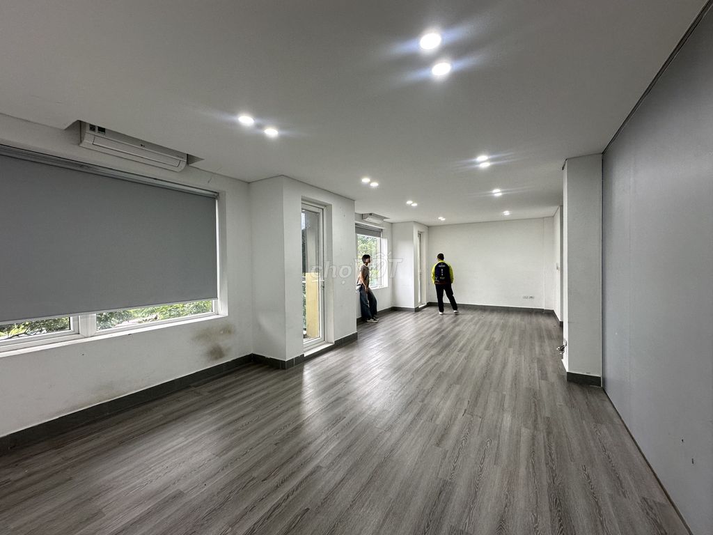 Cho thuê văn phòng 50 m2 tại Làng Việt Kiều Chau Âu, vp như ảnh