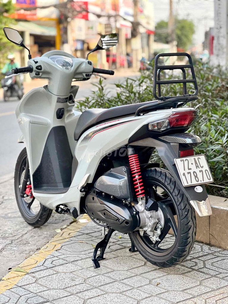 honda vision khoá smk xxm bản bánh lớn 9chủ. Mua bán Xe máy tại Quận 12 Tp Hồ Chí Minh được đăng bởi CHXM Phương Nam Chuyên Bán Xe Trả Góp Bao Nợ Xấu hình 6