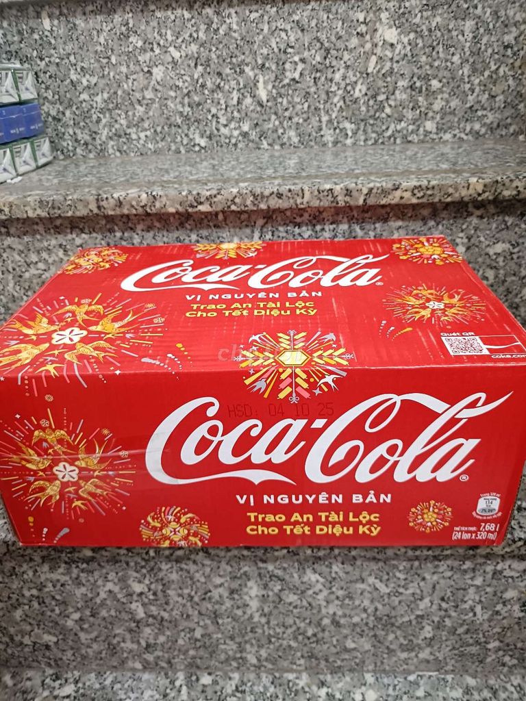 Pass lại thùng Coca 24 lon