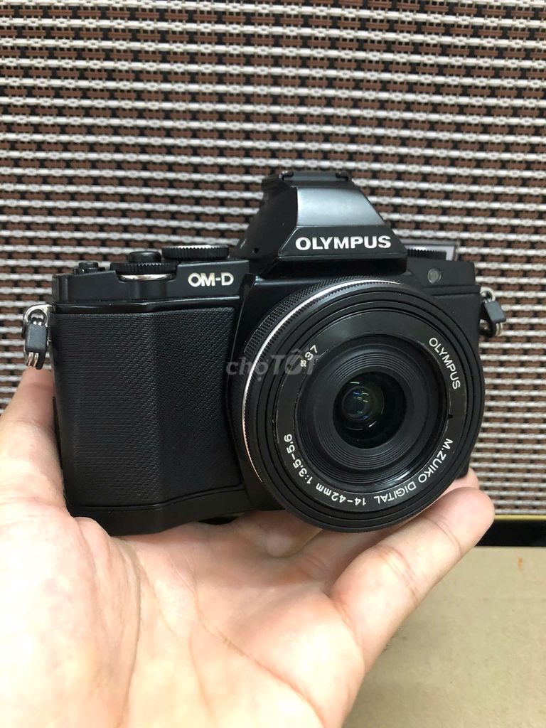 Olympus EM5 + kit 14-42