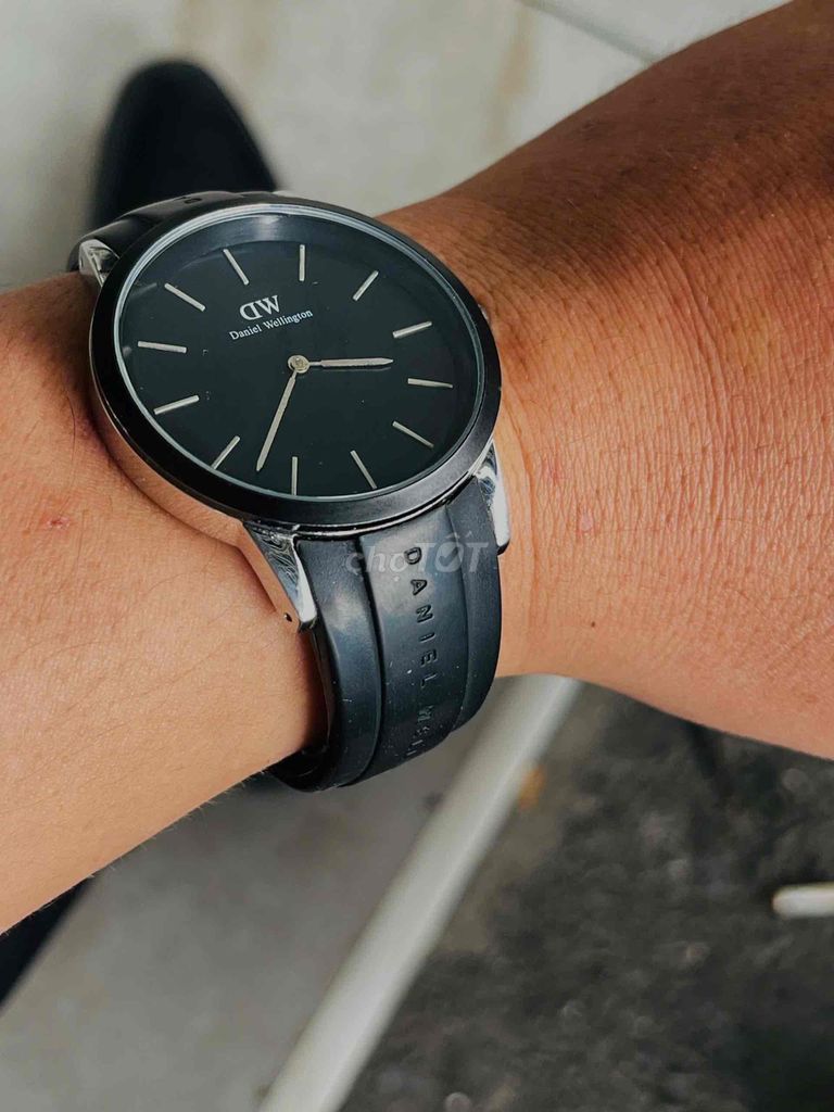 Đồng hồ Dw size 40 chính hãng ( chất)