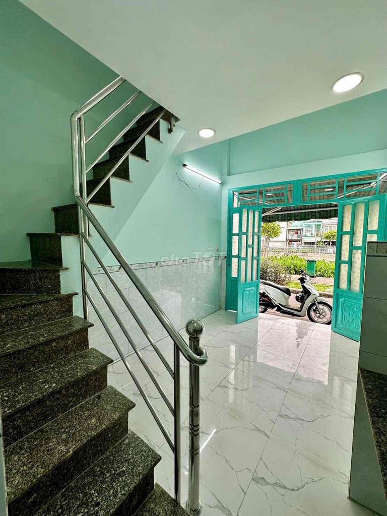 chính chủ cần bán nhà nhỏ mặt tiền 18m2