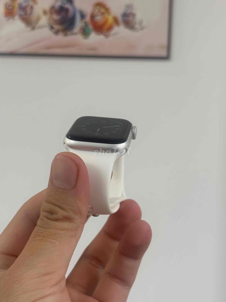 Apple Watch S5 GPS Nhôm Trắng 40mm. Mua bán Thiết bị đeo thông minh tại Quận Thanh Xuân Hà Nội được đăng bởi Duy Nguyễn hình 1
