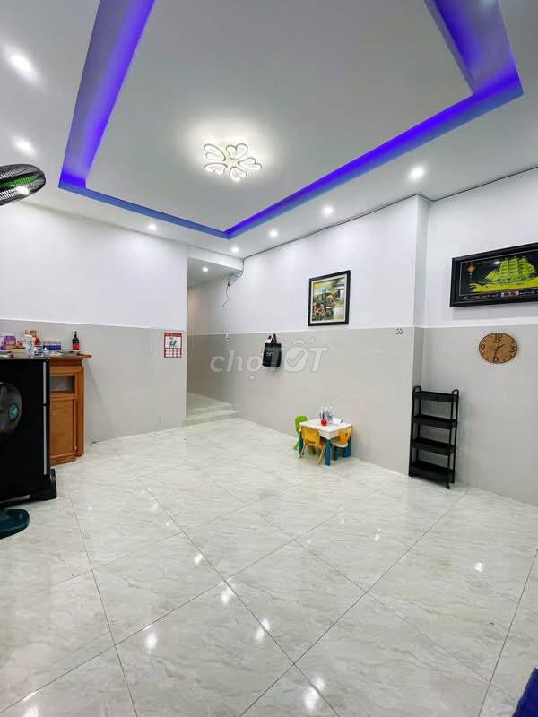 Аренда · 2 комн. · 83 м² · Quận Hải Châu, ул. Đường Trần Phú