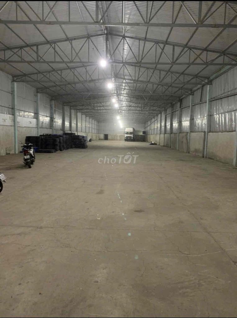 cho thuê kho xưởng 1/ dg QL 1A thạnh lộc Q12 DT 1600 m2 giá 80tr