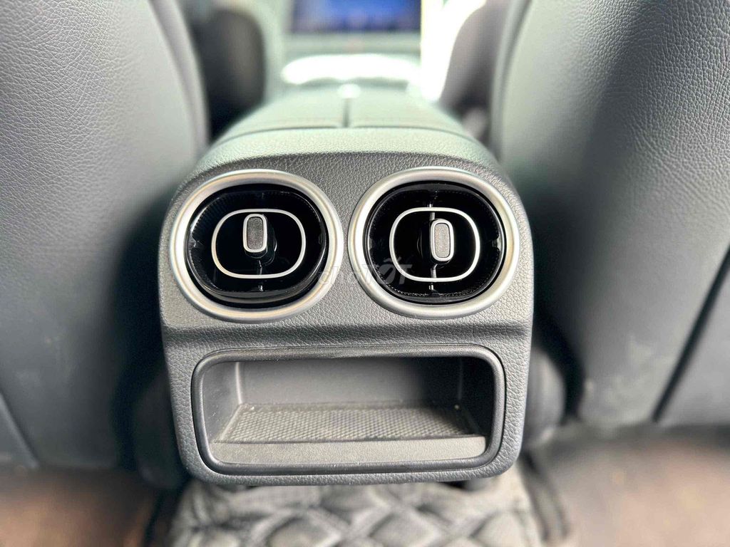 Mercedes Benz C200 Avantgarde 2023 đăng kí 2024. Mua bán Ô tô tại Quận Nam Từ Liêm Hà Nội được đăng bởi Đại lý Toyota Mỹ Đình hình 11