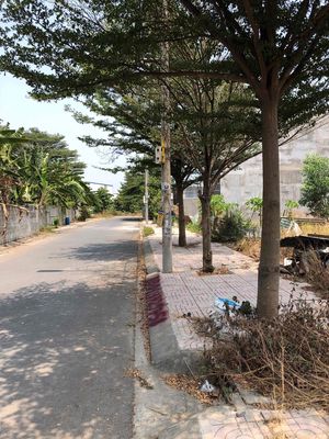 Cần bán nhanh lô đất thổ cư KDC Đất Mới. Mua bán đất tại Thành phố Dĩ An Bình Dương được đăng bởi Hiển Long