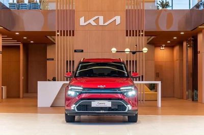KIA CARENS 1.5G DELUXE GIÁ CHỈ 554 TRIỆU