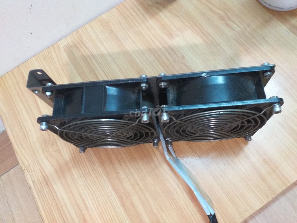 Quạt hút Nhôm Đen Hiện đại Rất mới. Mua bán Quạt tại Quận 8 Tp Hồ Chí Minh được đăng bởi Bon Bon hình 1
