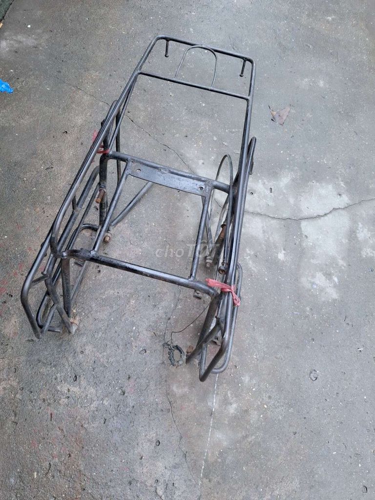 Thanh lý gía xe wewa và rem sắt đặc mới dùng