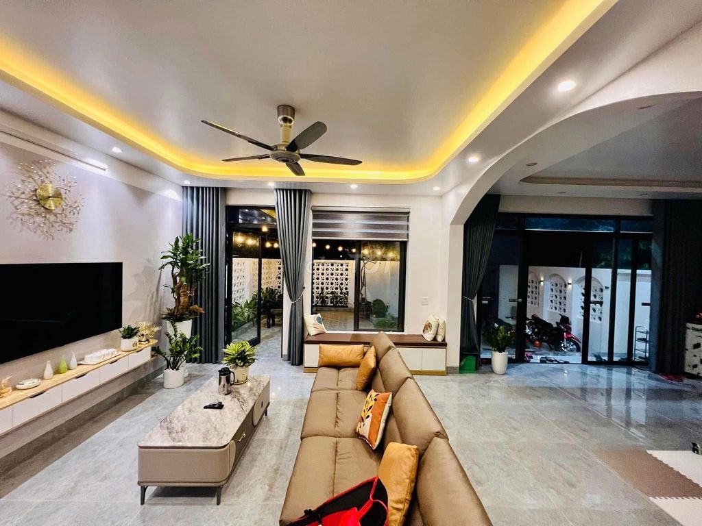 Bán nhà 8x20m 1 lầu ngay MT Trần Đại Nghĩa giá 1.2 tỉ, SHR