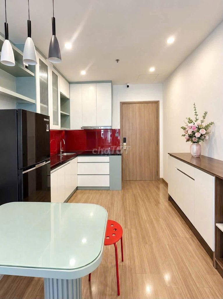 Продается квартира Vinhomes Smart City площадью 63 м2, 2 спальни, полностью меблированная