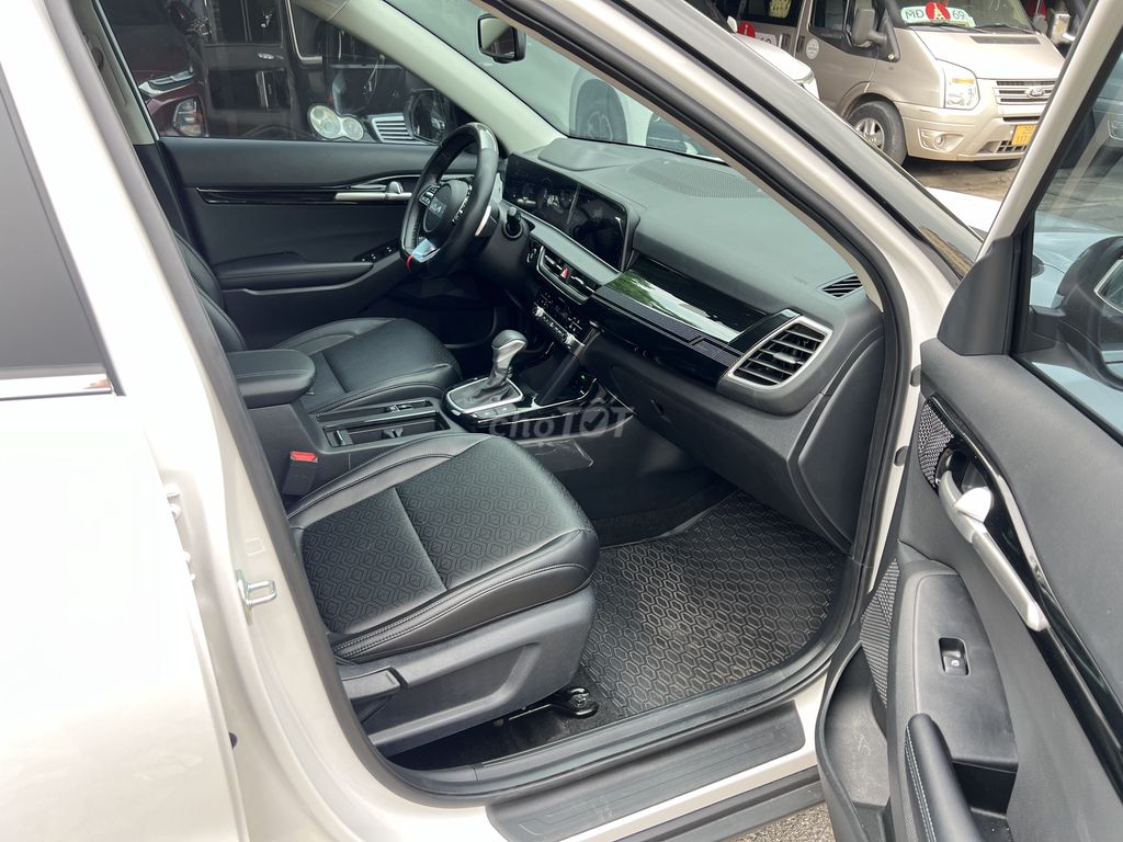 Kia Seltos 2025 Premium 1.5 AT- 2 nghìn km NHƯ MỚI. Mua bán Ô tô tại Quận Cầu Giấy Hà Nội được đăng bởi Xe Cũ Dương Đô hình 5
