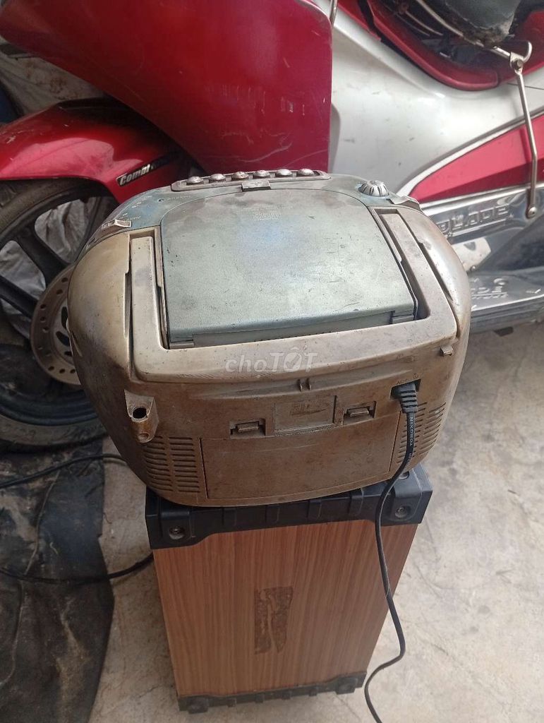 Đài radio cassette Sony xưa sưu tầm. Mua bán Đồ sưu tầm, đồ cổ tại Quận 12 Tp Hồ Chí Minh được đăng bởi Ông chú đồ cổ hình 1