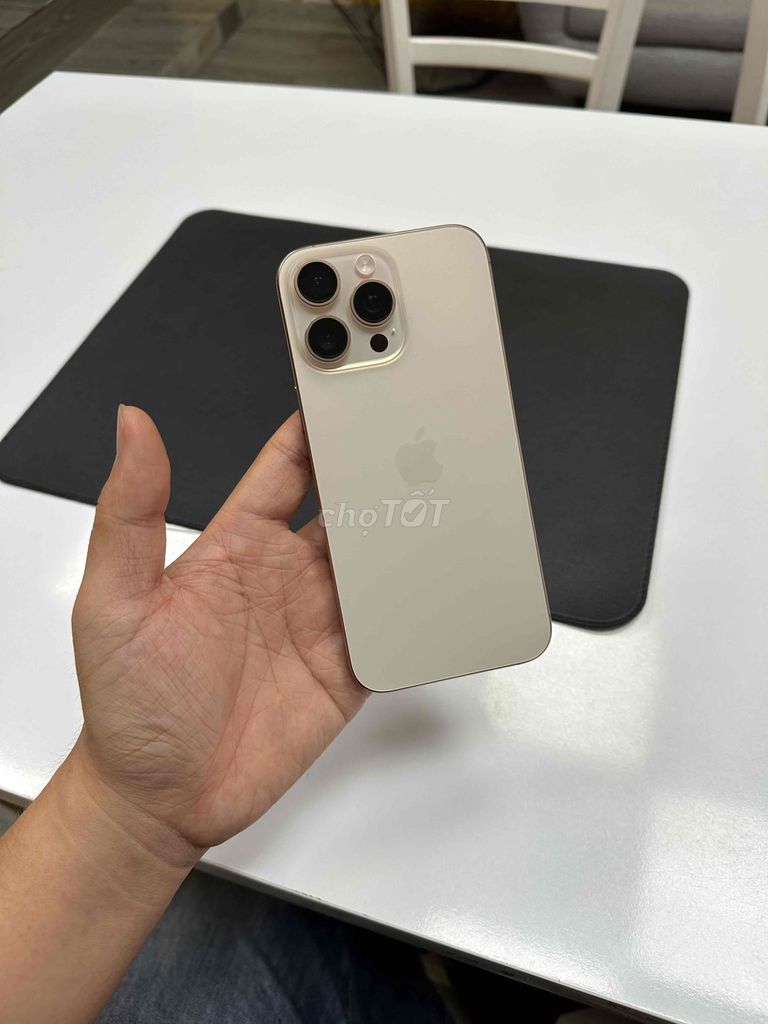 iPhone 16 Pro Max 256GB Vàng. Mua bán Điện thoại tại Thành phố Cà Mau Cà Mau được đăng bởi Duy Thái Apple hình 1