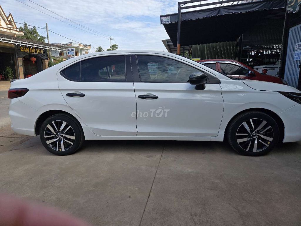 Honda City 2021 1.5 RS - 30000 km. Mua bán Ô tô tại Huyện Ea Súp Đắk Lắk được đăng bởi Quang thiện hình 6