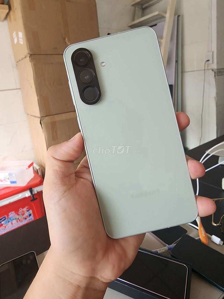 Samsung A56 8GB/128GB Xanh lá. Mua bán Điện thoại tại Quận Ninh Kiều Cần Thơ được đăng bởi nguyễn Trần Quân hình 1