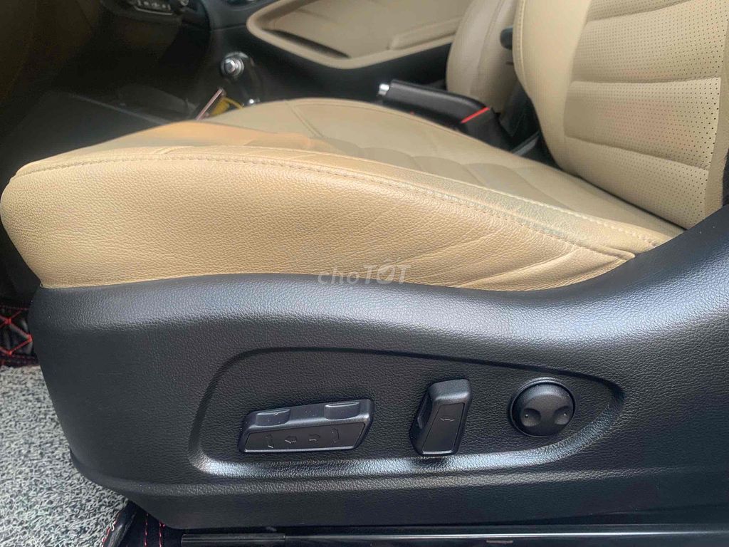 Kia Cerato 2.0 AT phiên bản cao cấp nhất Premium. Mua bán Ô tô tại Thành phố Biên Hòa Đồng Nai được đăng bởi CH xe máy Trần Na Na hình 7