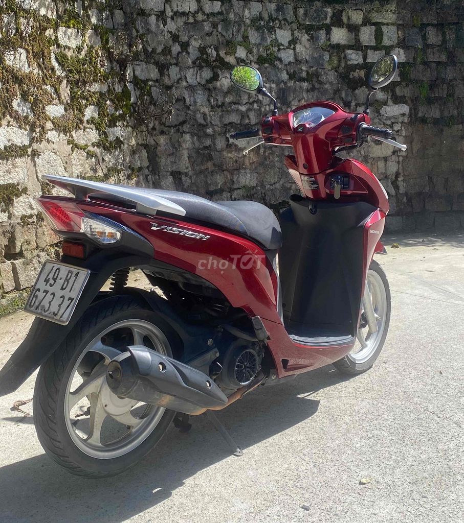 Honda Vision 2017 màu Đỏ. Mua bán Xe máy tại Thành phố Đà Lạt Lâm Đồng được đăng bởi Đạt hình 3