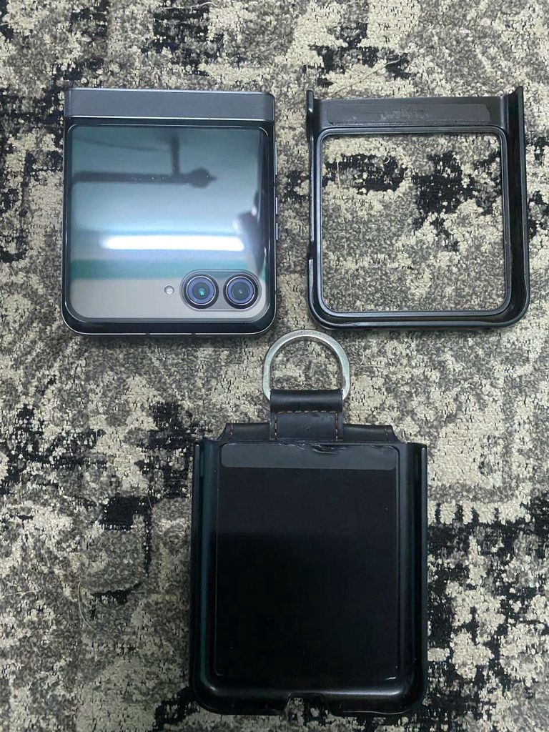 Motorola Razr 50 256GB Đen. Mua bán Điện thoại tại Quận Bình Tân Tp Hồ Chí Minh được đăng bởi The Shield hình 1
