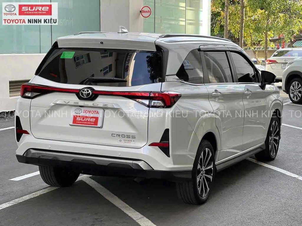 Toyota Veloz Cross Top 2024 Trắng 16.000 km. Mua bán Ô tô tại Quận Ninh Kiều Cần Thơ được đăng bởi Thuý Ngọc Toyota hình 8